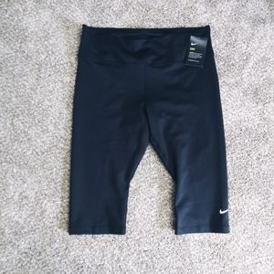 1X nike cropped leggings